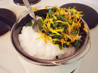 Make your own calendula cream at home